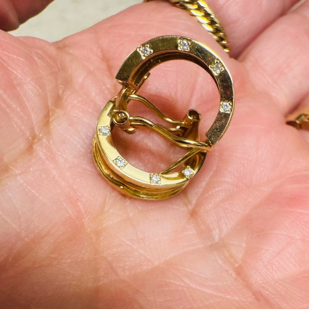 K18 Japan Gold Hoop Earrings with Diamonds - Picture 14 of 16